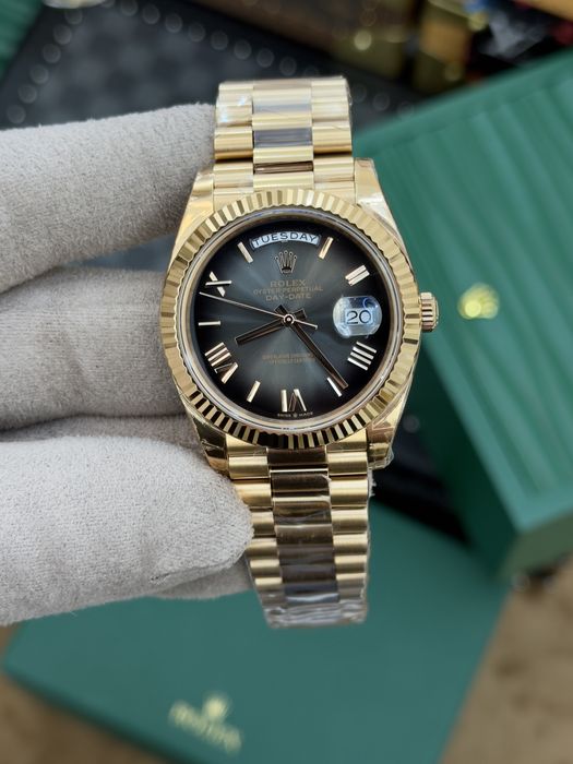 Rolex Day-Date 40mm Ombre Dial Everose
