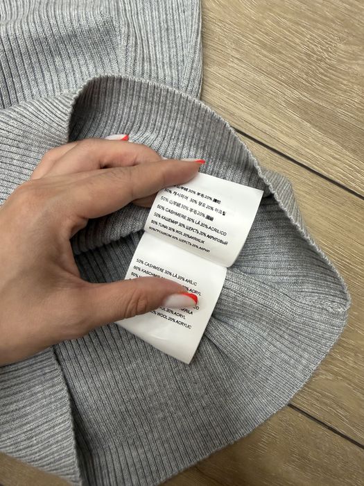 Кофта Prada новая коллекция
