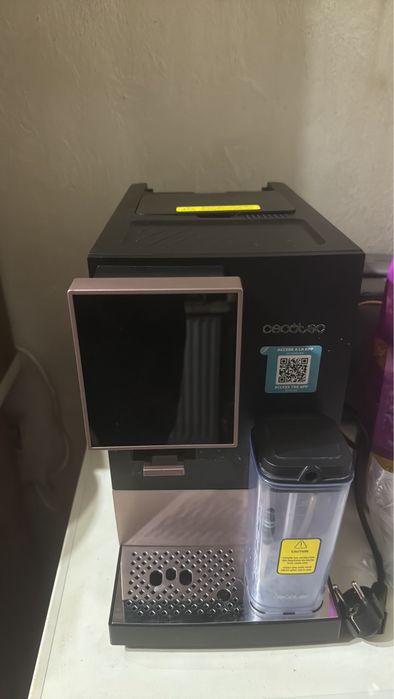 Автоматична кафемашина CECOTEC Cremmaet Compactccino