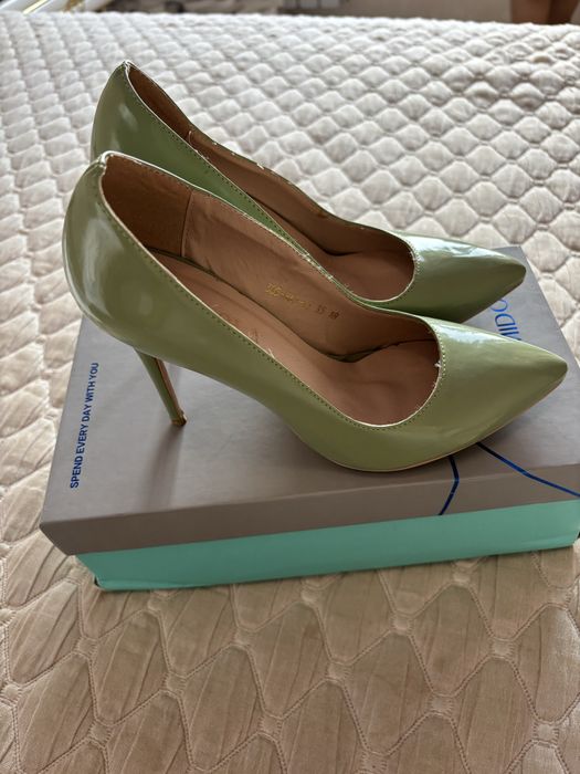 Туфли на каблуках