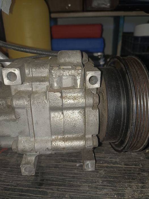 Продам компрессор Мазда кронус.