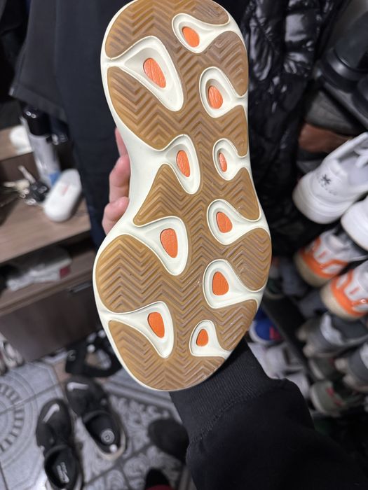 Yeezy 700 v3.   .