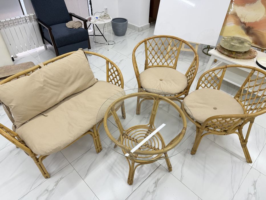 Комплект мебели из дерева