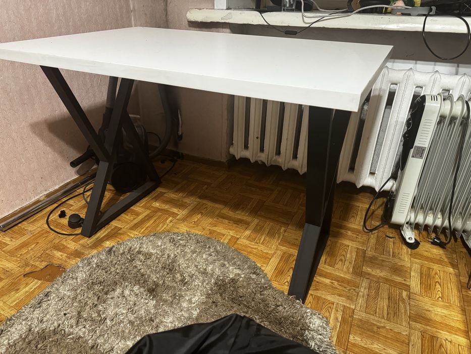 Стол компьютерный 110х70x75 см, белый