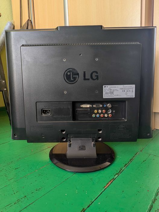 Телевизор LG Flatron M228WA