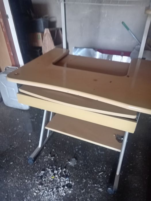 Продам компьютерный стол