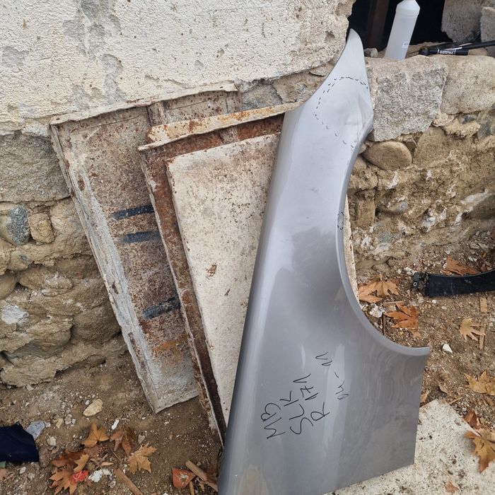 Mercedes Benz SLK R 171  десен калник 04-11