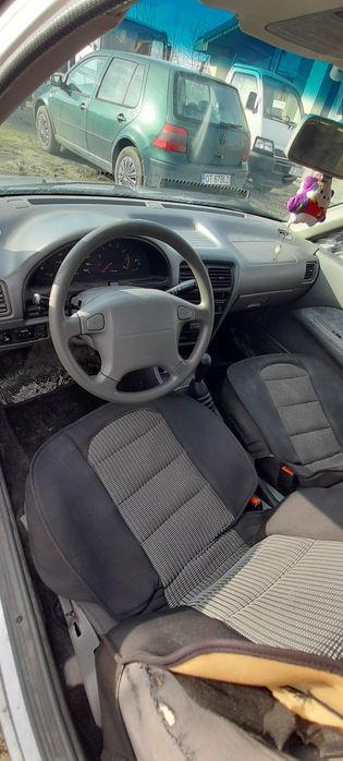 vând suzuki swift 2003