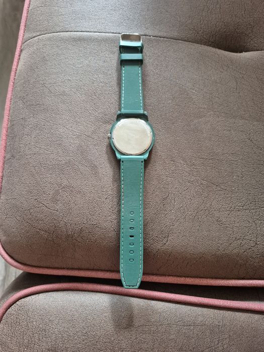 Продавам нов часовник