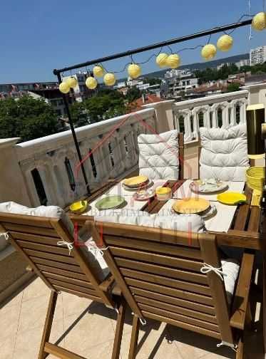 Дава се под наем Двустаен апартамент в Варна, Център - 110 кв.м за 850 € - Снимка #12