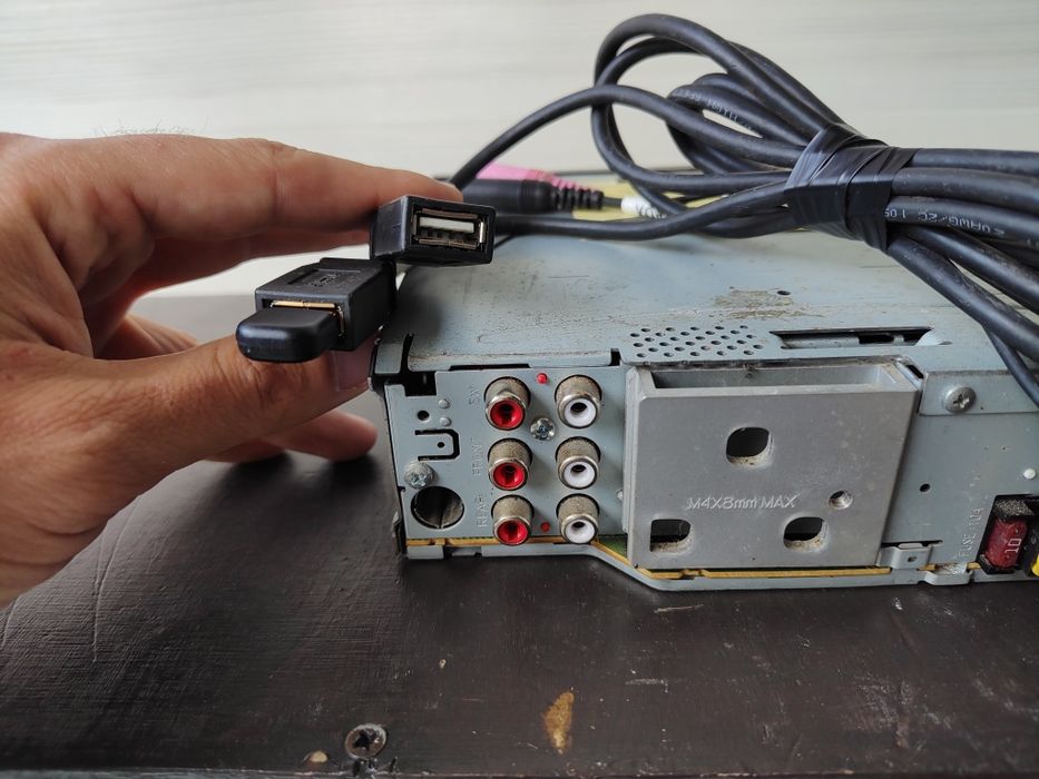 Висок клас JVC KD-SD80BT
