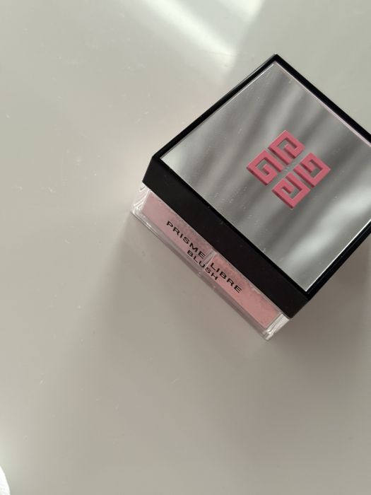 Четирицветен прахообразен руж Prisme Libre Givenchy