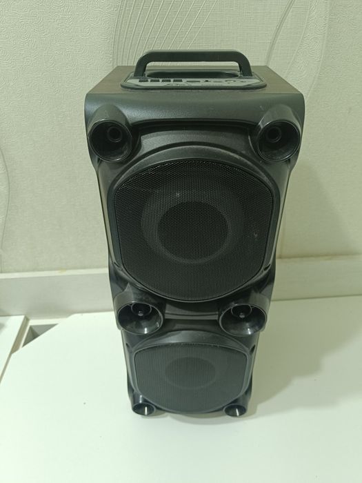 Асел печь, колонка, микроволновка, пылесос.