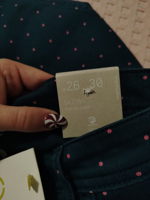 Дънки Adidas. Размврът е на снимката при интерес лс.