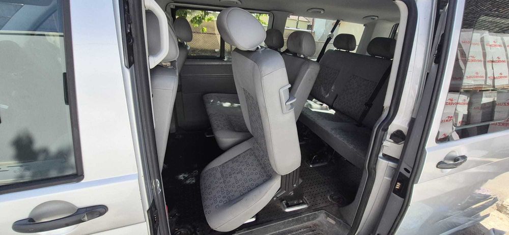 VW Transporter T5 2.5 TDi 130 Cp 2007 cu 9 locuri