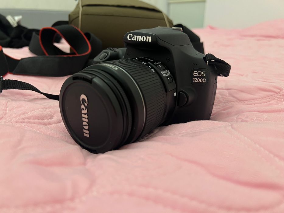 Фотоаппарат Canon EOS1200D