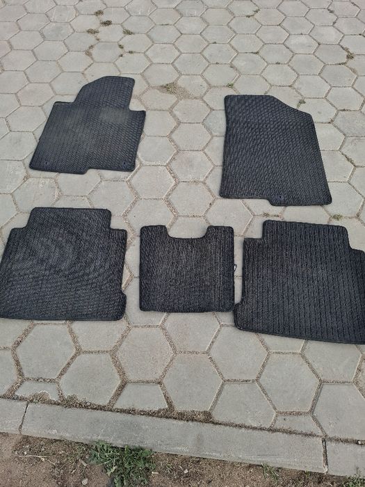 Продаю коврики хендай санато 2015