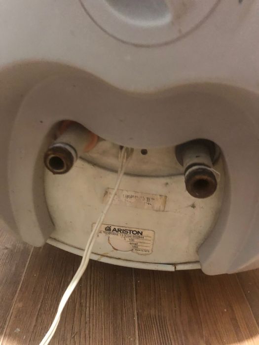 бойлер водонагреватель Аристон