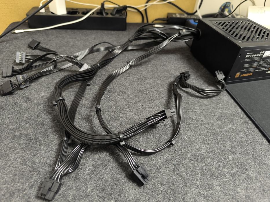 Продам рабочий блок питаяния