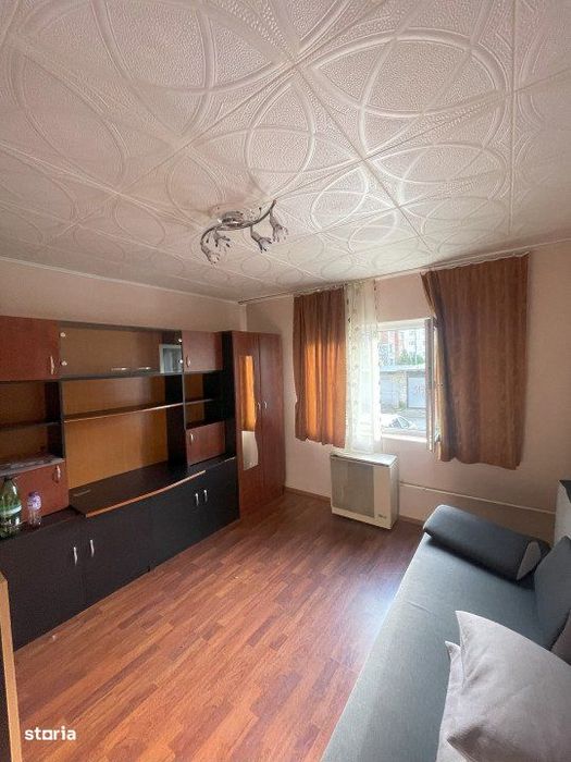 Apartament de 4 camere, 80 mp, parter, zona paltinisului