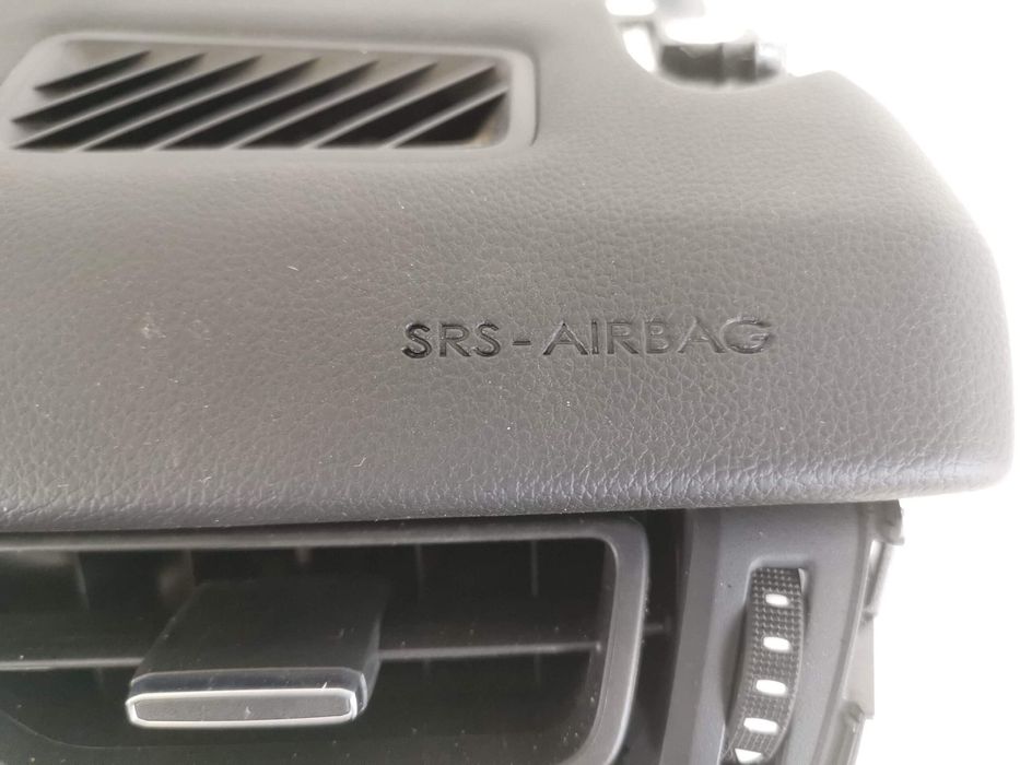 Тойота РАВ4 / Toyota RAV4 Оригинална арматурна табло в добро състояние