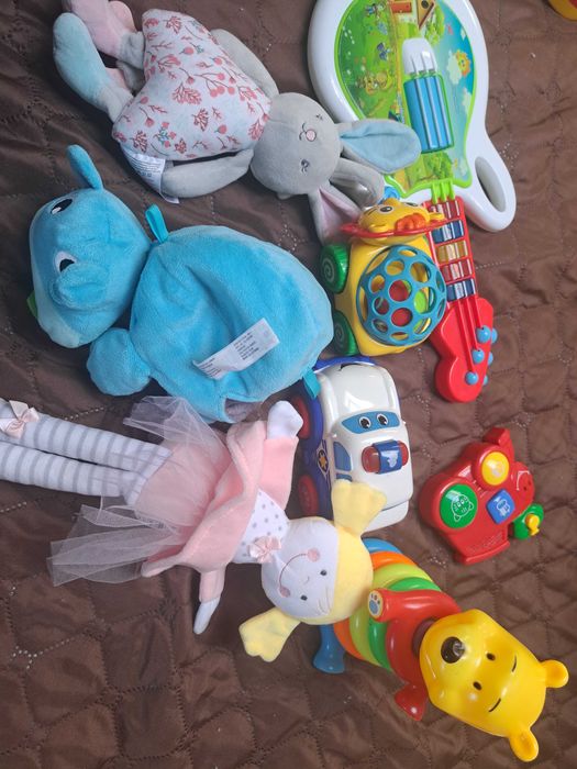 Сет от бебешки играчки- всички за 12 евро