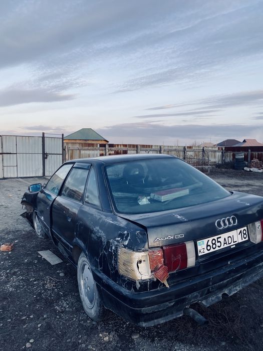 Продается ауди 80 срочноо