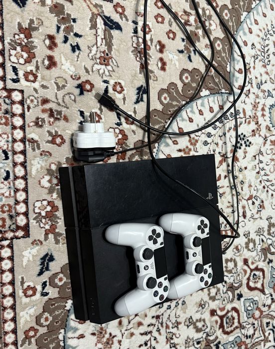 Продам PlayStation 4 Fat 500 ГБ