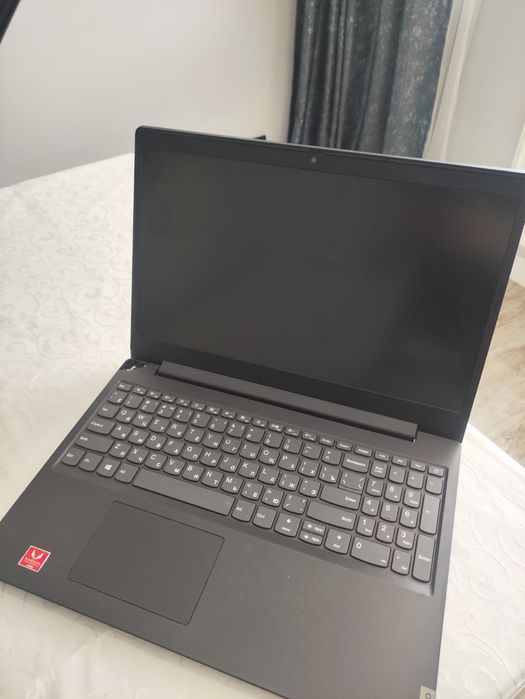 Ноутбук Lenovo IdeaPad 15 / Ryzen 5 / 8 GB RAM