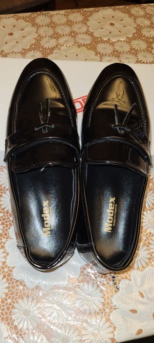 Лачени обувки за момче