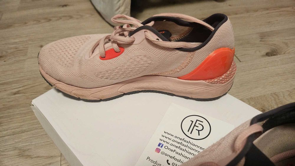 Дамски маратонки Under Armour 39 номер