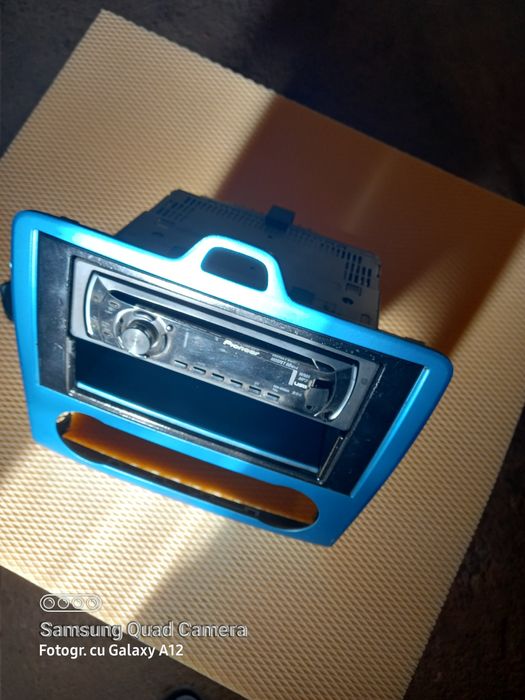 Faruri,stopuri,casetofon,ceas bord si grila ford focus 2