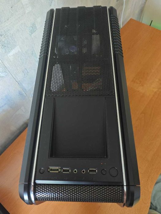 Продам корпус Cooler Master с дисководом Asus