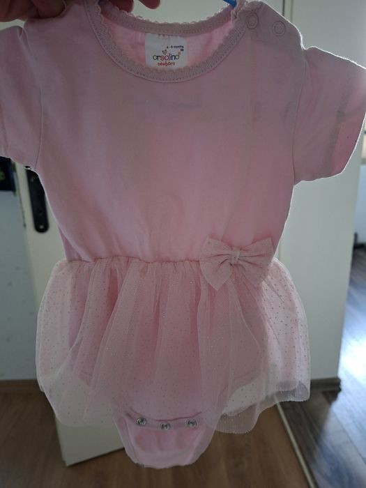 Бебешки роклички  в отлично състояние.