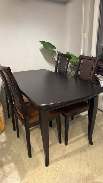 Поръчкова трапезна маса и столове