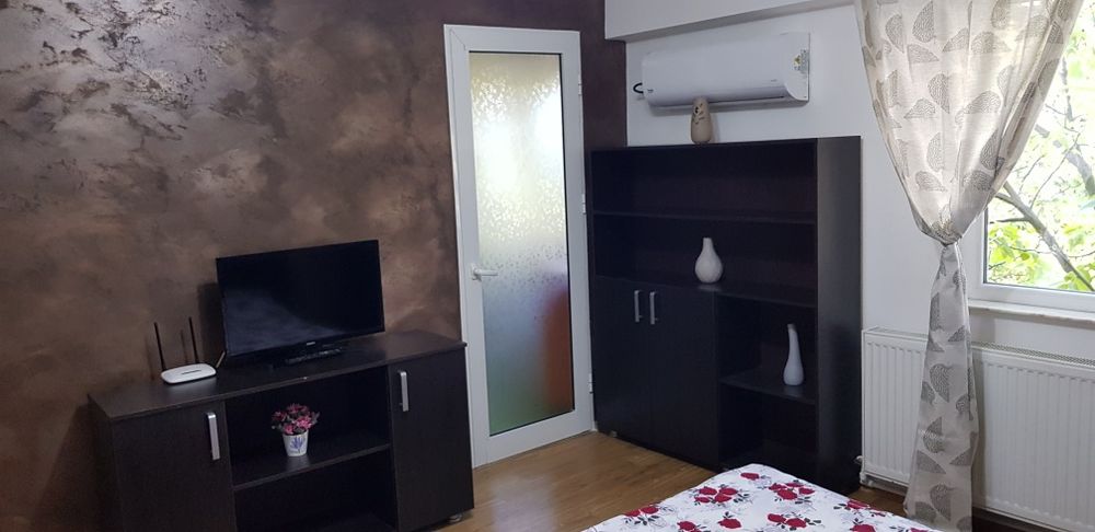 Inchiriez apartament in regim hotelier
