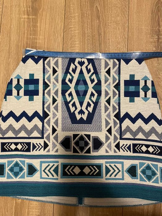 Fusta scurta H&M alba albastra 36 tesatura model aztec