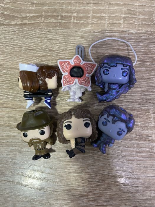 Фигурки kinder joy Stranger Things