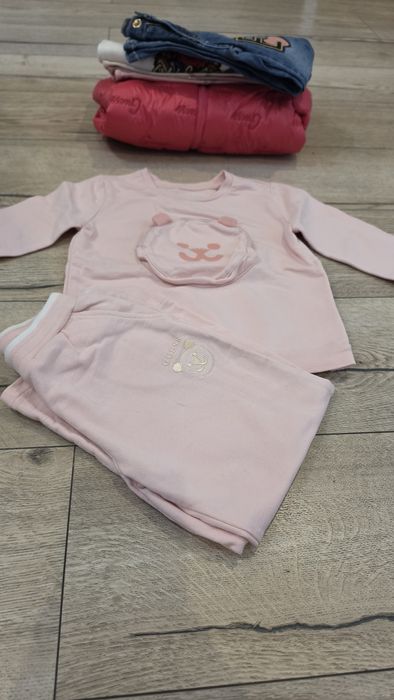 Дрехи на Guess за момиче на 4 години