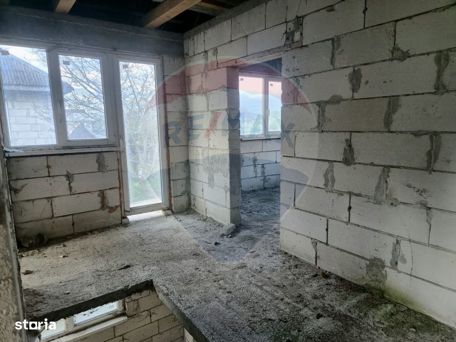 Casă / Vilă cu 7 camere de vânzare