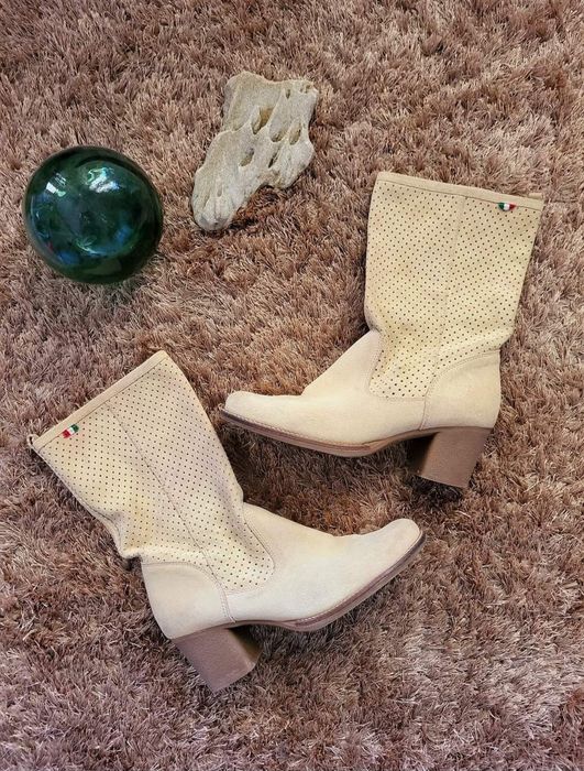 Cizme bej piele întoarsă nr 39