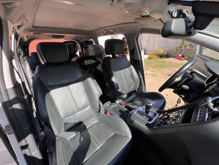 Peugeot 5008 2014  7 locuri 240000 km reali, consum 5,5% Full Option !