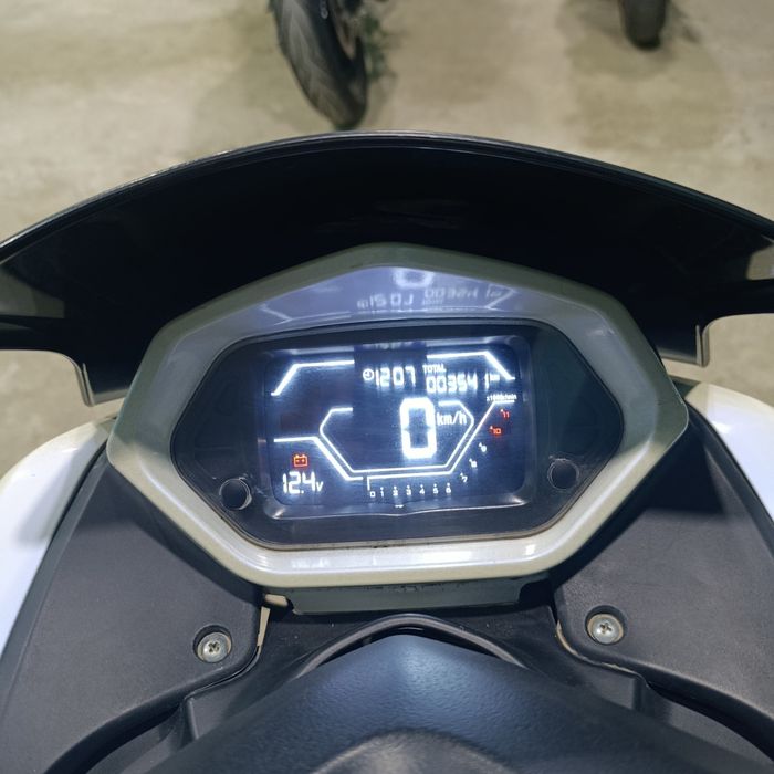 N Max skuter sotiladi, 150 kub