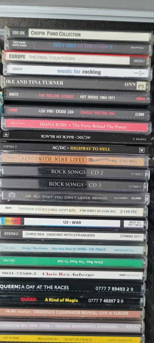 150 CD-URI muzica diversa , originale provenienta UK si Germania case de discuri cunoscute impreuna cu case de transport