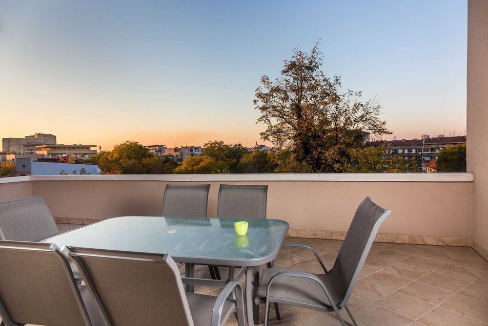 Продава се Етаж от къща в Пловдив, Младежки Хълм - 180 кв.м за 6 €/кв.м - Снимка #17