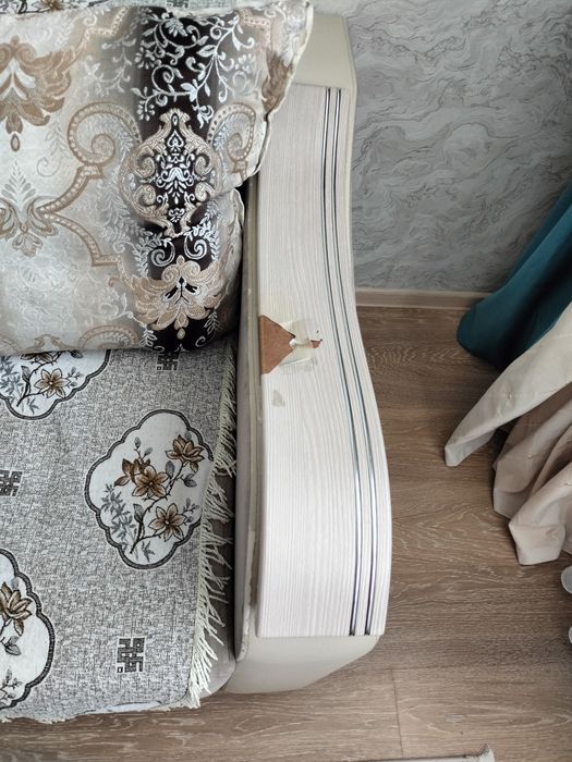 Продается диван в хорошем состояний