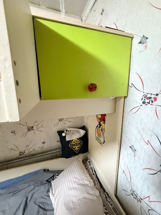 Продам 2х ярусную кровать