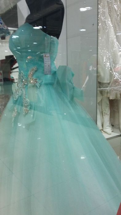 Продаётся нарядное платье