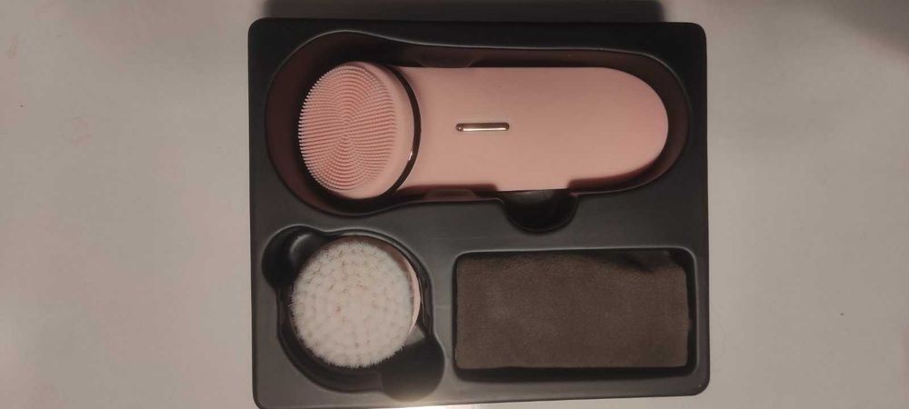 Устройство за почистване на лице