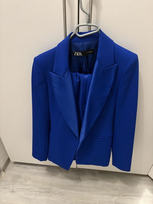 Costum zara cu rever satinat